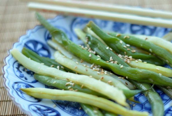 Garlicky Green Beans with Sesame and Ginger